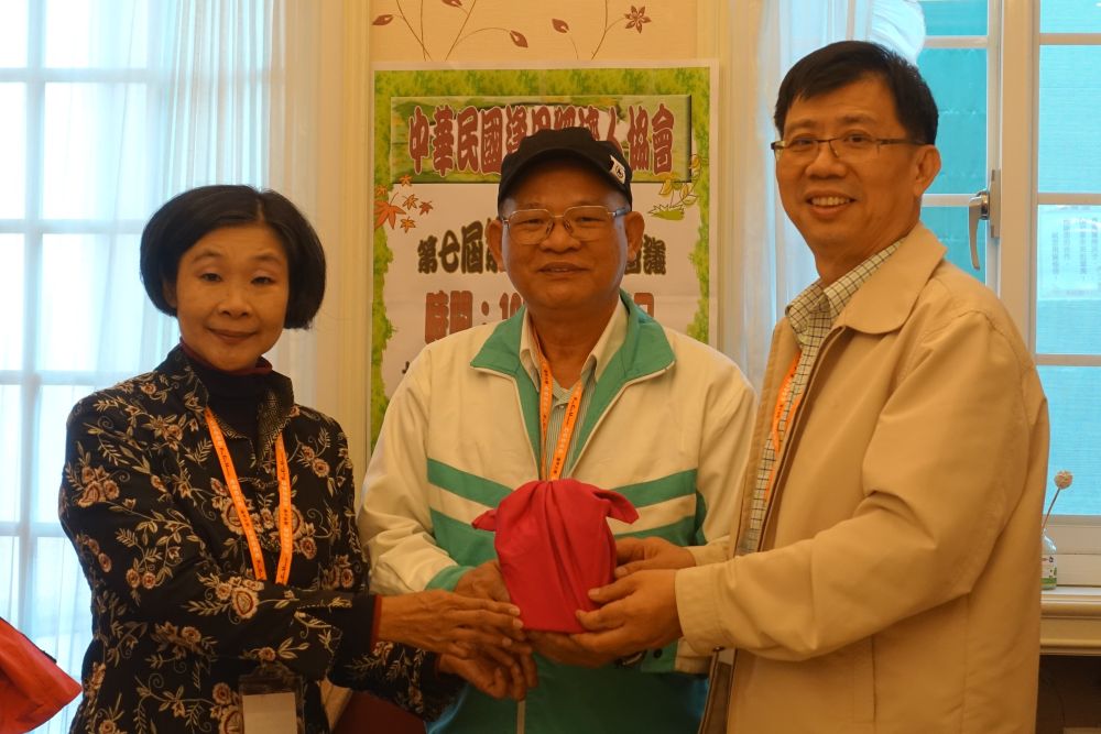 薛能仁膺任理事長 乘晨曦遊愛荔枝樂園 踩夕陽訪高美濕地